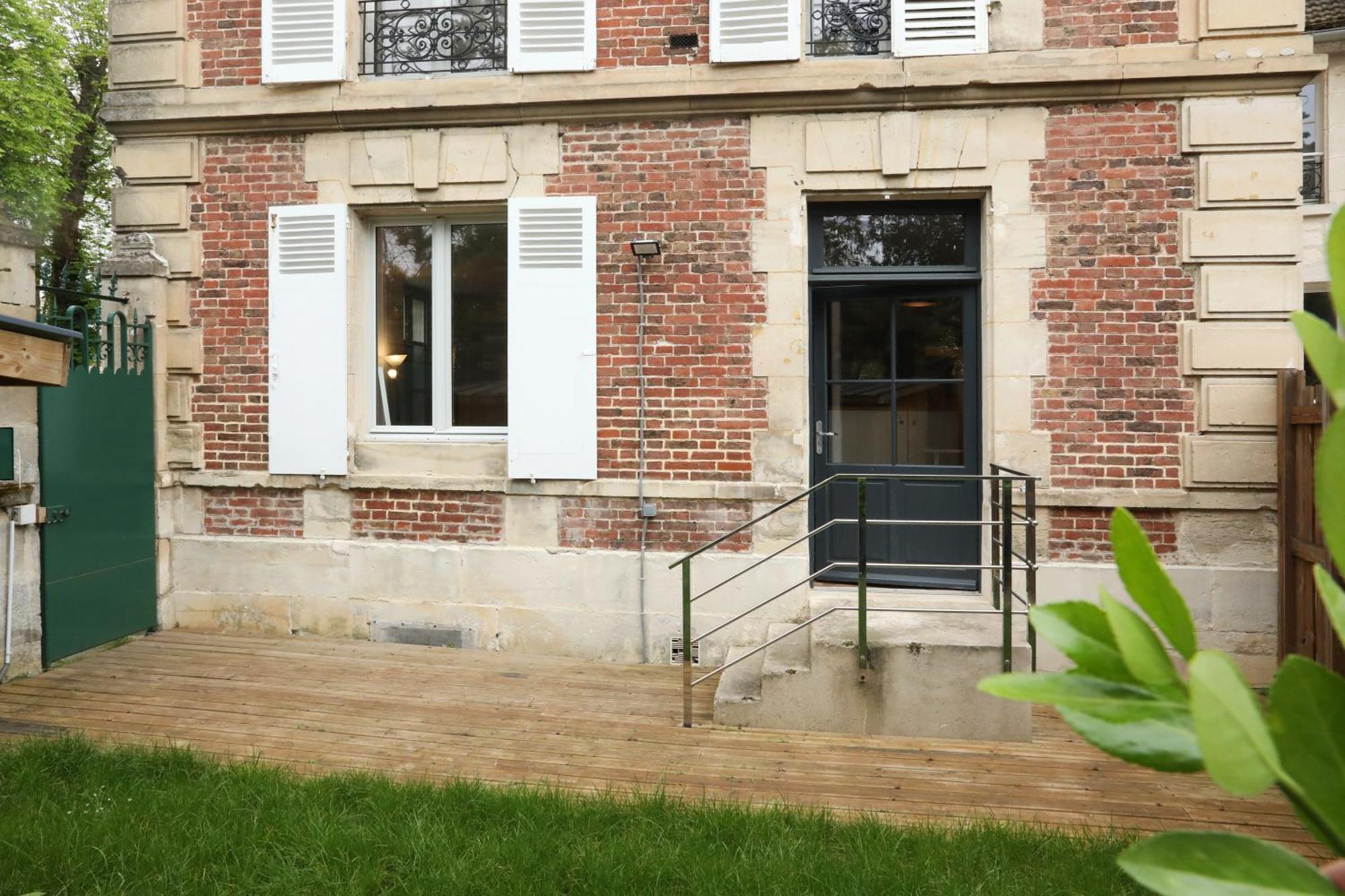 Le Saint-pierre By La Boite En Senlis (Oise)